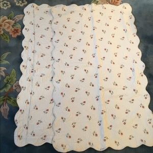 LARGE PAIR OF VINTAGE PILLOW SHAMS